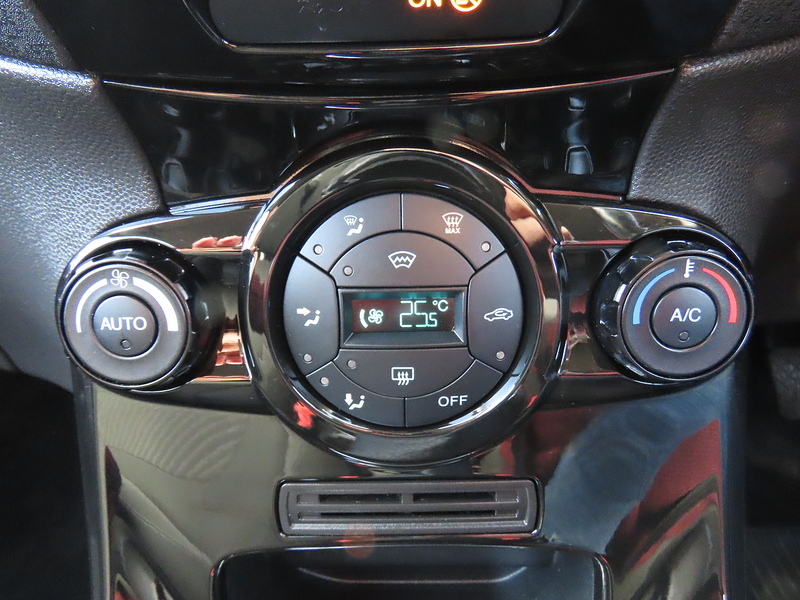 Ford Fiesta 1.5 TDCi Titanium Hatchback 5dr Diesel Manual Euro 5 (75 ps) - U4748