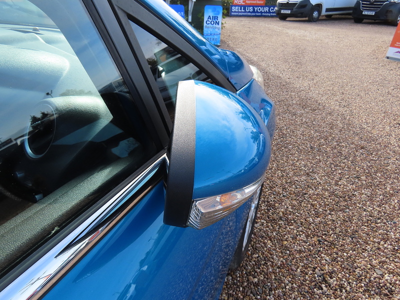 Ford Fiesta 1.5 TDCi Titanium Hatchback 5dr Diesel Manual Euro 5 (75 ps) - U4748