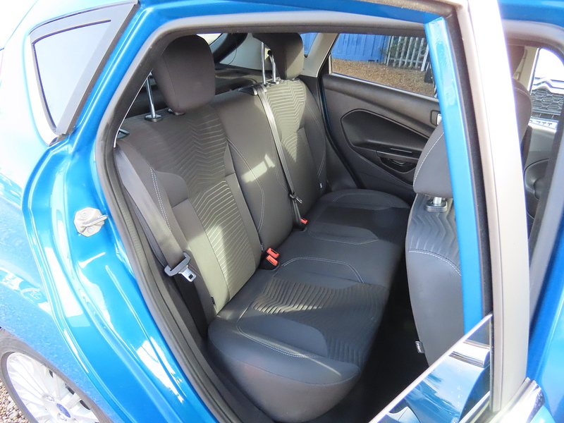 Ford Fiesta 1.5 TDCi Titanium Hatchback 5dr Diesel Manual Euro 5 (75 ps) - U4748