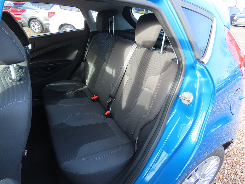 Ford Fiesta 1.5 TDCi Titanium Hatchback 5dr Diesel Manual Euro 5 (75 ps) - U4748