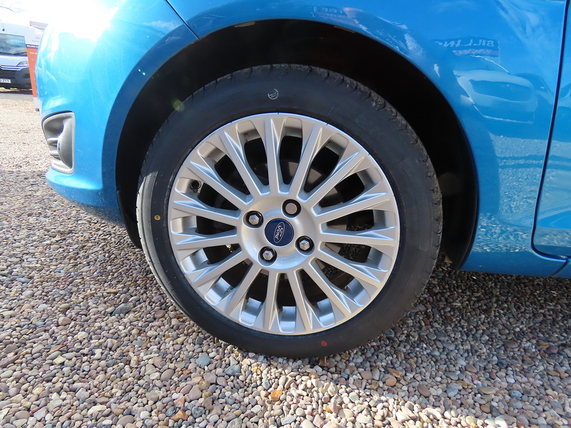 Ford Fiesta 1.5 TDCi Titanium Hatchback 5dr Diesel Manual Euro 5 (75 ps) - U4748