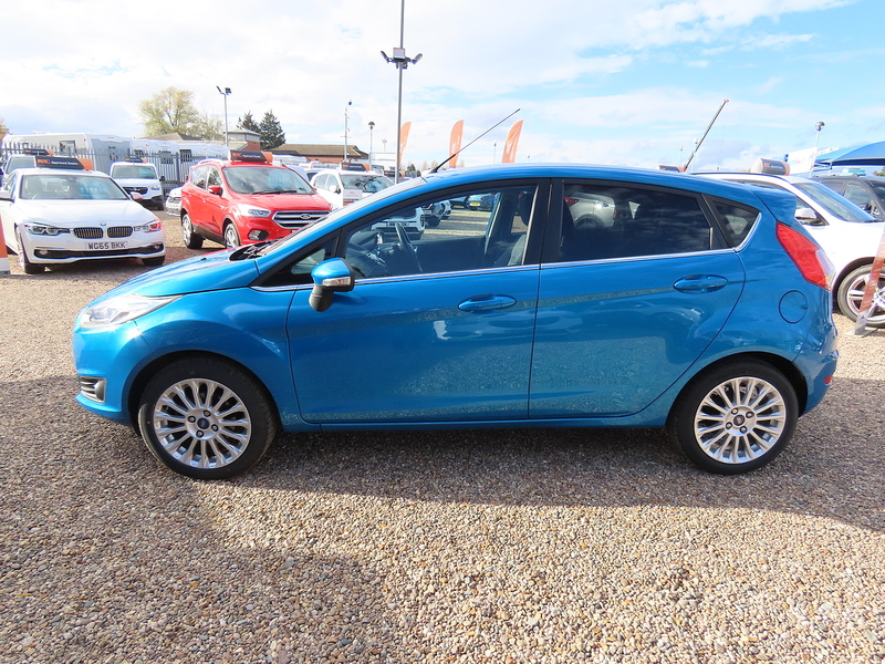 Ford Fiesta 1.5 TDCi Titanium Hatchback 5dr Diesel Manual Euro 5 (75 ps) - U4748