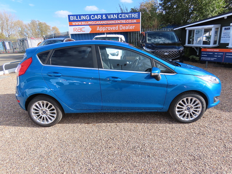 Ford Fiesta 1.5 TDCi Titanium Hatchback 5dr Diesel Manual Euro 5 (75 ps) - U4748