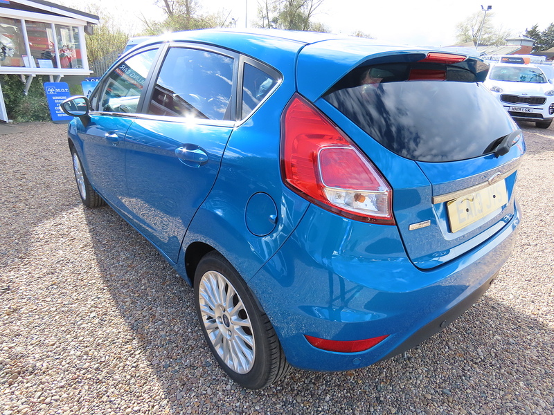 Ford Fiesta 1.5 TDCi Titanium Hatchback 5dr Diesel Manual Euro 5 (75 ps) - U4748