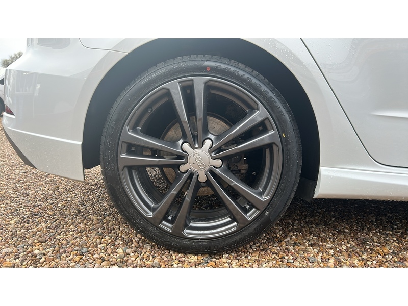 Audi A3 1.4 TFSI CoD S line Sportback 5dr Petrol Manual Euro 6 (s/s) (150 ps) - U4750
