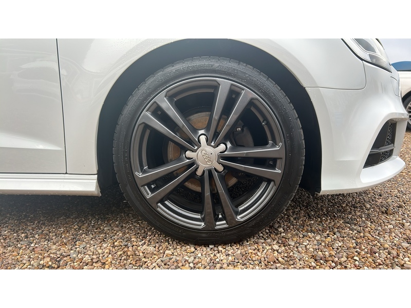 Audi A3 1.4 TFSI CoD S line Sportback 5dr Petrol Manual Euro 6 (s/s) (150 ps) - U4750