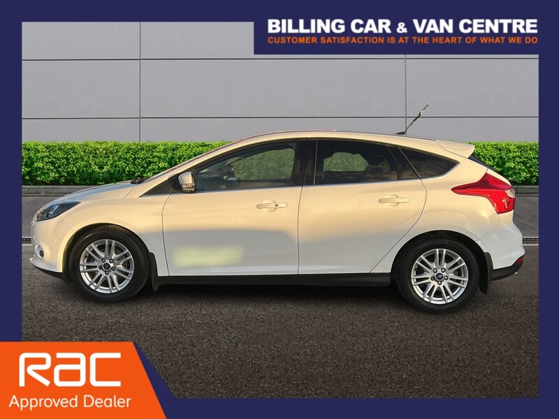 Ford Focus 1.6 TDCi Titanium Hatchback 5dr Diesel Manual Euro 5 (s/s) (115 ps) - U4758