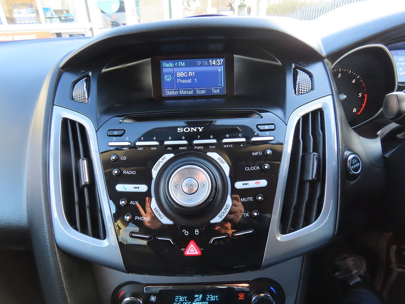 Ford Focus 1.6 TDCi Titanium Hatchback 5dr Diesel Manual Euro 5 (s/s) (115 ps) - U4758