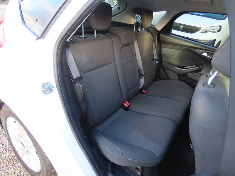 Ford Focus 1.6 TDCi Titanium Hatchback 5dr Diesel Manual Euro 5 (s/s) (115 ps) - U4758