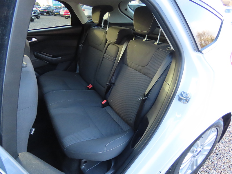 Ford Focus 1.6 TDCi Titanium Hatchback 5dr Diesel Manual Euro 5 (s/s) (115 ps) - U4758