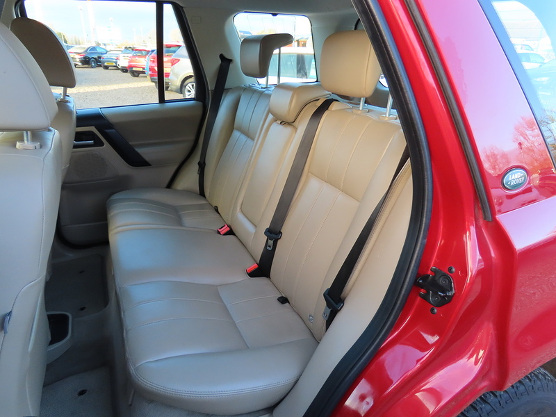 Land Rover Freelander 2 2.2 SD4 XS SUV 5dr Diesel CommandShift 4WD Euro 5 (190 ps) - U4759