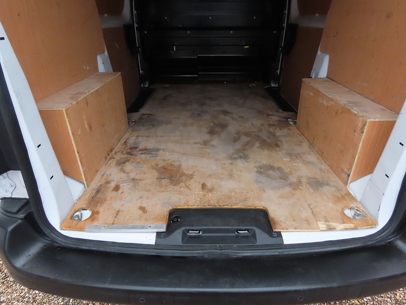 Peugeot Expert 1.5 BlueHDi 1000 Professional Premium + Standard Panel Van 6dr Diesel Manual MWB Euro 6 (s/s) (100 - U4764