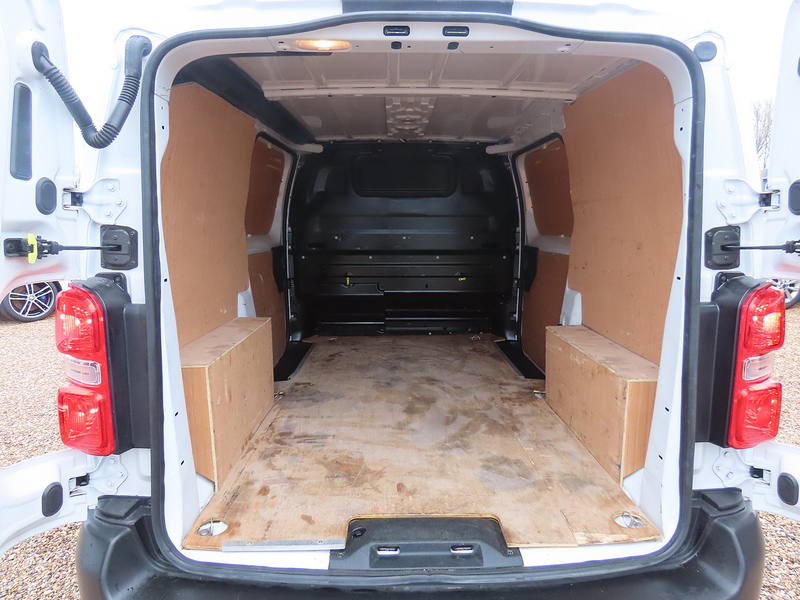 Peugeot Expert 1.5 BlueHDi 1000 Professional Premium + Standard Panel Van 6dr Diesel Manual MWB Euro 6 (s/s) (100 - U4764