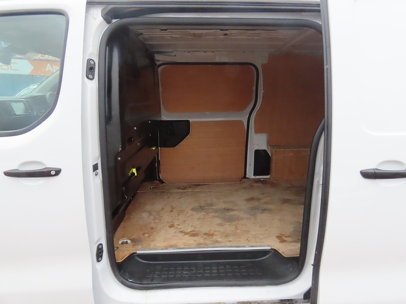 Peugeot Expert 1.5 BlueHDi 1000 Professional Premium + Standard Panel Van 6dr Diesel Manual MWB Euro 6 (s/s) (100 - U4764