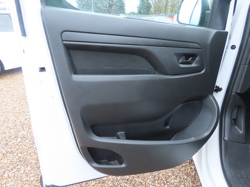 Peugeot Expert 1.5 BlueHDi 1000 Professional Premium + Standard Panel Van 6dr Diesel Manual MWB Euro 6 (s/s) (100 - U4764