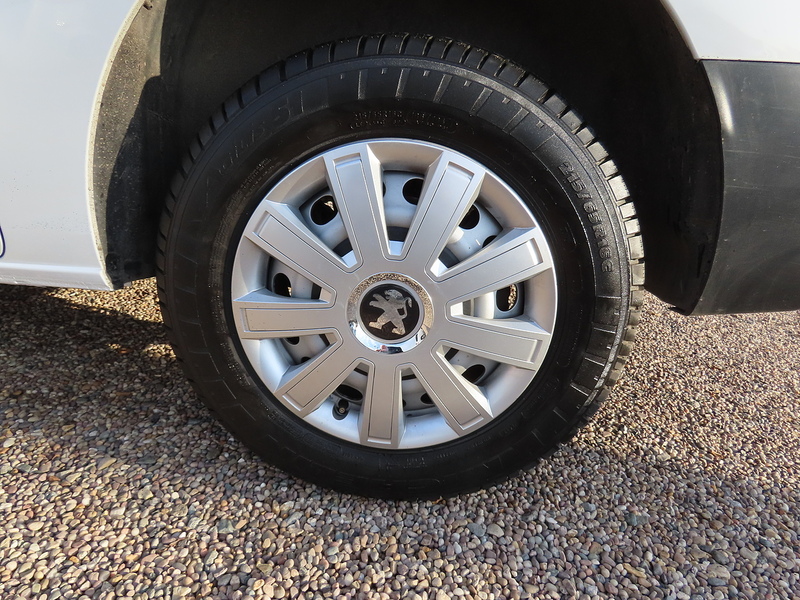 Peugeot Expert 1.5 BlueHDi 1000 Professional Premium + Standard Panel Van 6dr Diesel Manual MWB Euro 6 (s/s) (100 - U4764