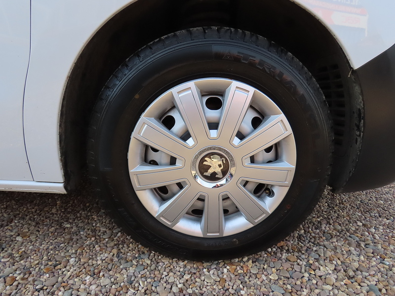 Peugeot Expert 1.5 BlueHDi 1000 Professional Premium + Standard Panel Van 6dr Diesel Manual MWB Euro 6 (s/s) (100 - U4764