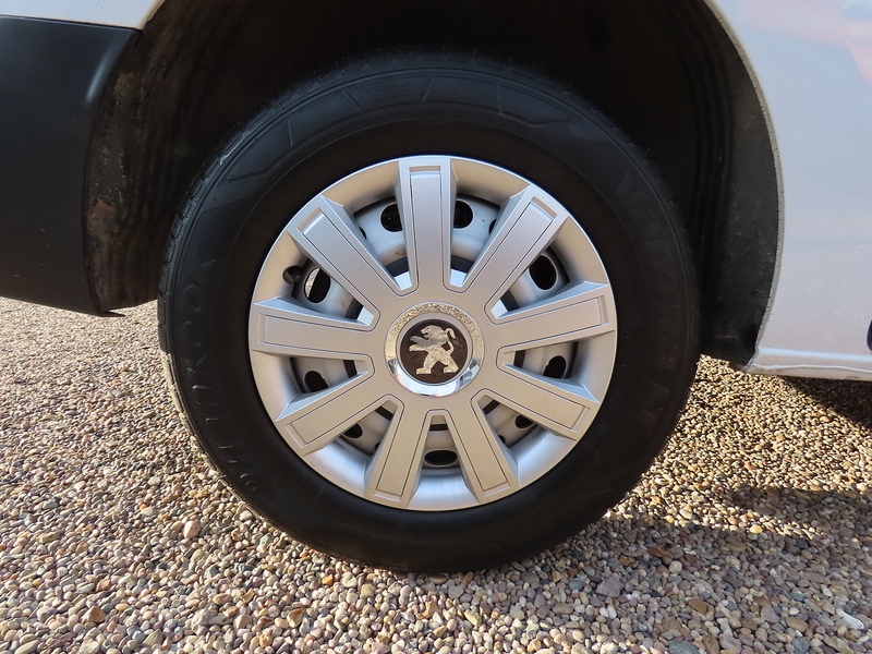 Peugeot Expert 1.5 BlueHDi 1000 Professional Premium + Standard Panel Van 6dr Diesel Manual MWB Euro 6 (s/s) (100 - U4764