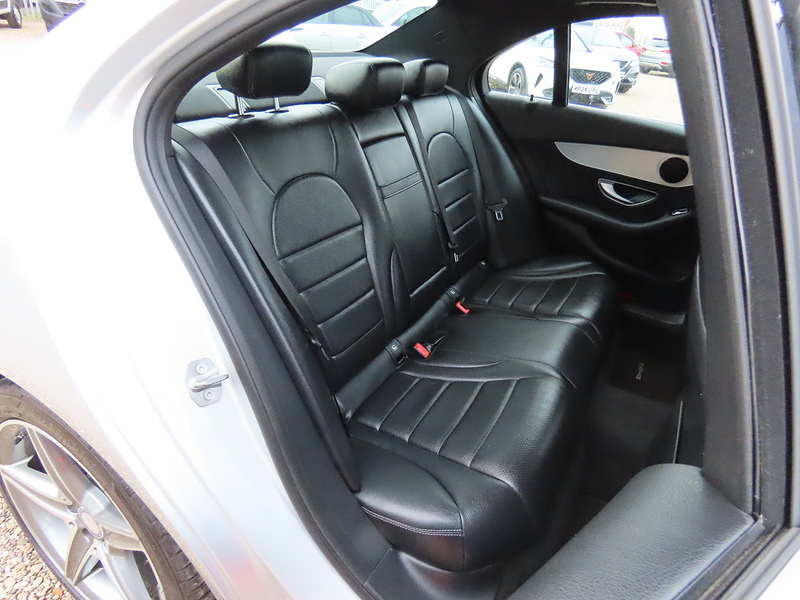 Mercedes-Benz C Class 2.1 C220d AMG Line (Premium) Saloon 4dr Diesel 7G-Tronic+ Euro 6 (s/s) (170 ps) - U4765