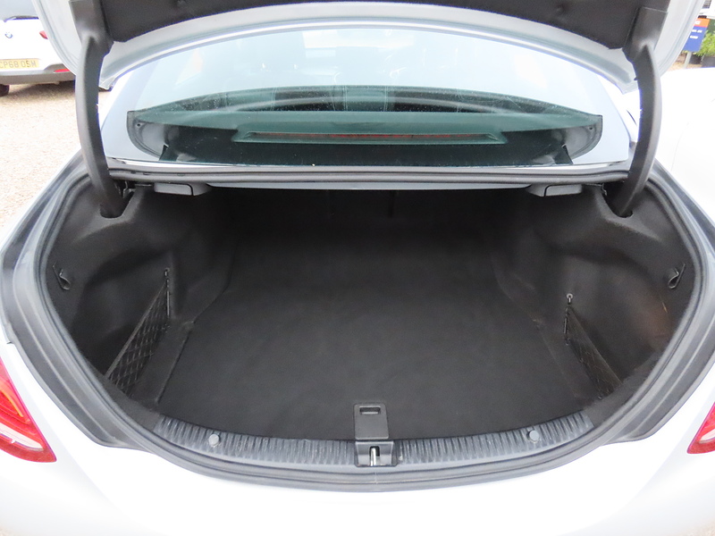 Mercedes-Benz C Class 2.1 C220d AMG Line (Premium) Saloon 4dr Diesel 7G-Tronic+ Euro 6 (s/s) (170 ps) - U4765