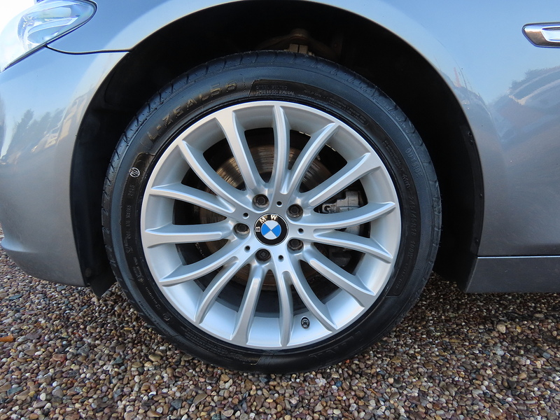 BMW 5 Series 2.0 520d Luxury Saloon 4dr Diesel Auto Euro 6 (s/s) (190 ps) - U4766