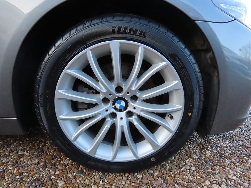 BMW 5 Series 2.0 520d Luxury Saloon 4dr Diesel Auto Euro 6 (s/s) (190 ps) - U4766