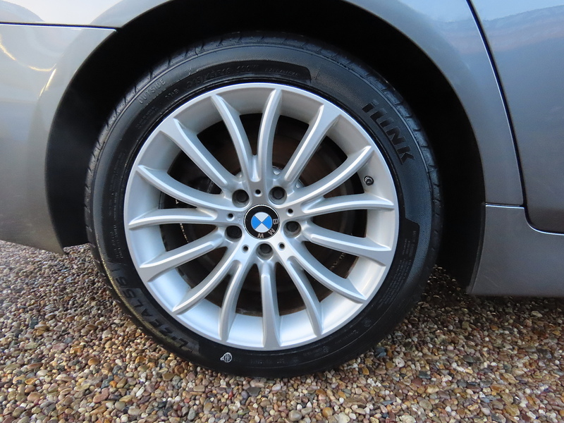 BMW 5 Series 2.0 520d Luxury Saloon 4dr Diesel Auto Euro 6 (s/s) (190 ps) - U4766