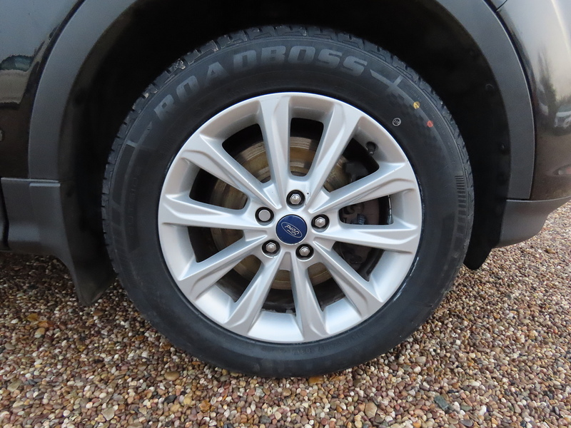 Ford Kuga 2.0 TDCi Titanium SUV 5dr Diesel Manual 2WD Euro 6 (s/s) (150 ps) - U4770