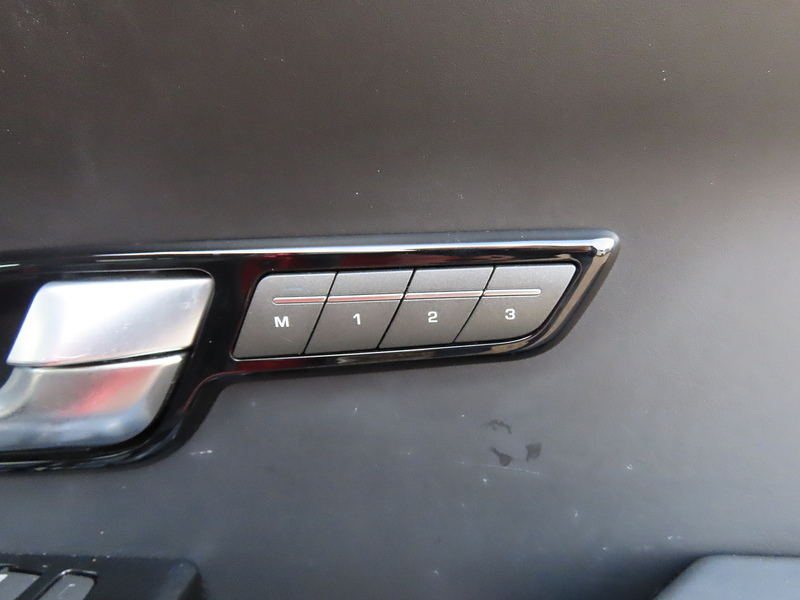 Land Rover Range Rover Evoque 2.2 SD4 Prestige SUV 5dr Diesel Auto 4WD Euro 5 (s/s) (190 ps) - U4771