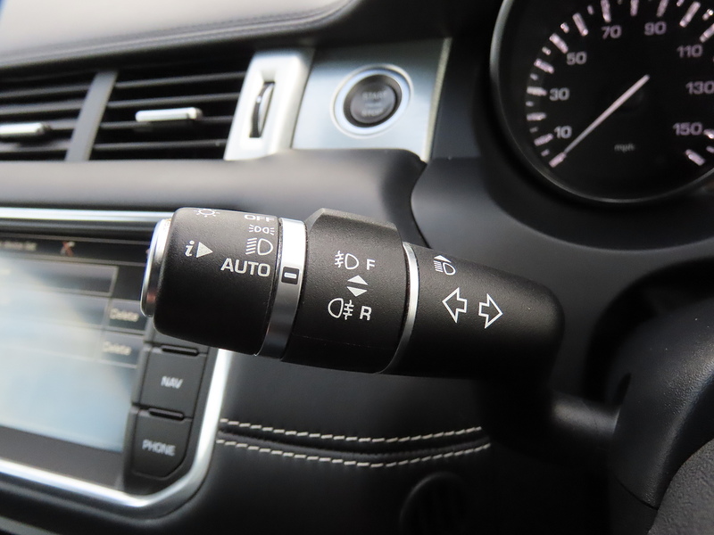 Land Rover Range Rover Evoque 2.2 SD4 Prestige SUV 5dr Diesel Auto 4WD Euro 5 (s/s) (190 ps) - U4771