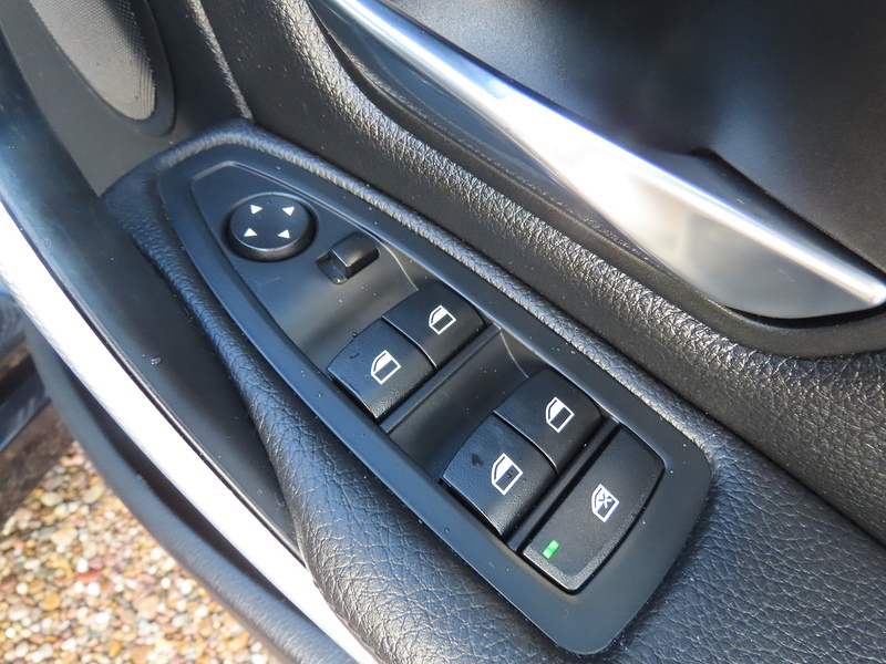 BMW 3 Series 2.0 320d M Sport Touring 5dr Diesel Auto xDrive Euro 5 (s/s) (184 ps) - U4772