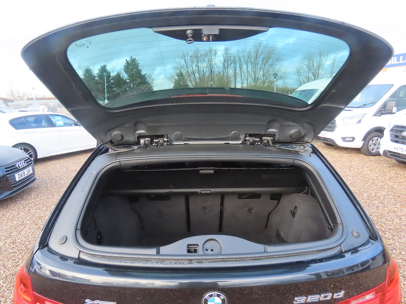 BMW 3 Series 2.0 320d M Sport Touring 5dr Diesel Auto xDrive Euro 5 (s/s) (184 ps) - U4772