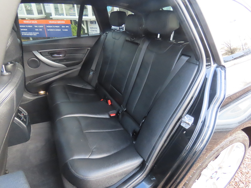 BMW 3 Series 2.0 320d M Sport Touring 5dr Diesel Auto xDrive Euro 5 (s/s) (184 ps) - U4772