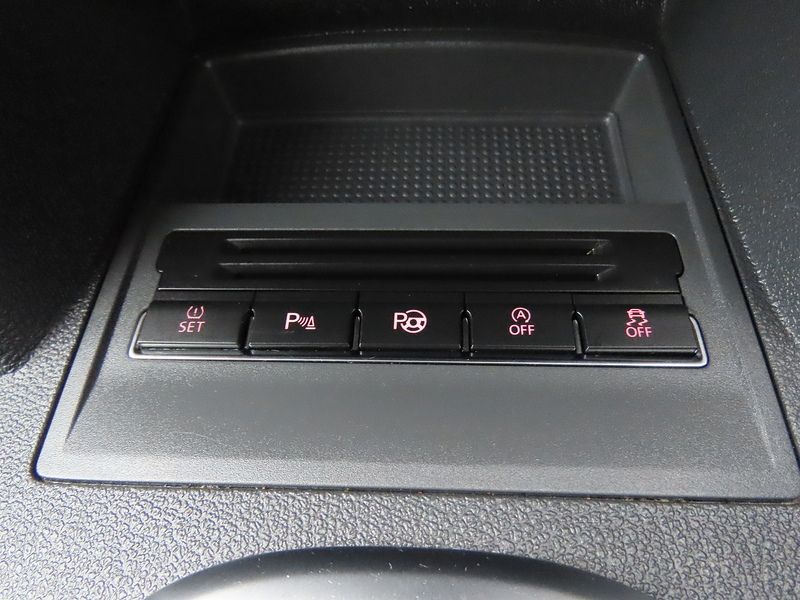 Volkswagen Touran 1.6 TDI BlueMotion Tech SE MPV 5dr Diesel DSG Euro 5 (s/s) (105 ps) - U4784