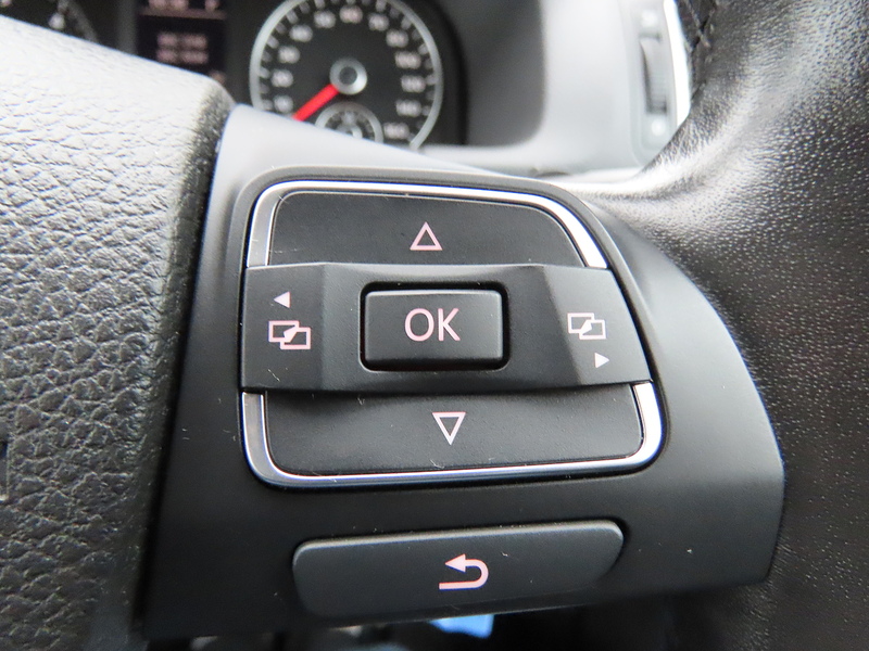 Volkswagen Touran 1.6 TDI BlueMotion Tech SE MPV 5dr Diesel DSG Euro 5 (s/s) (105 ps) - U4784