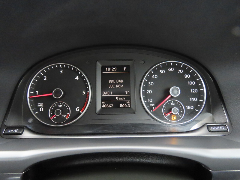 Volkswagen Touran 1.6 TDI BlueMotion Tech SE MPV 5dr Diesel DSG Euro 5 (s/s) (105 ps) - U4784