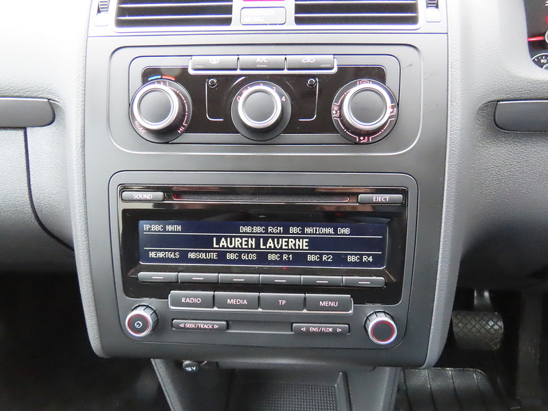 Volkswagen Touran 1.6 TDI BlueMotion Tech SE MPV 5dr Diesel DSG Euro 5 (s/s) (105 ps) - U4784