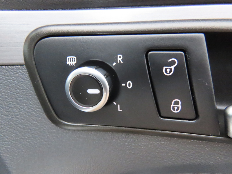 Volkswagen Touran 1.6 TDI BlueMotion Tech SE MPV 5dr Diesel DSG Euro 5 (s/s) (105 ps) - U4784