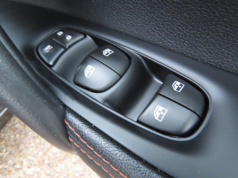 Nissan Qashqai 1.3 DIG-T N-Motion SUV 5dr Petrol Manual Euro 6 (s/s) (140 ps) - U4785