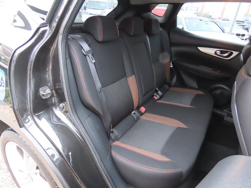 Nissan Qashqai 1.3 DIG-T N-Motion SUV 5dr Petrol Manual Euro 6 (s/s) (140 ps) - U4785