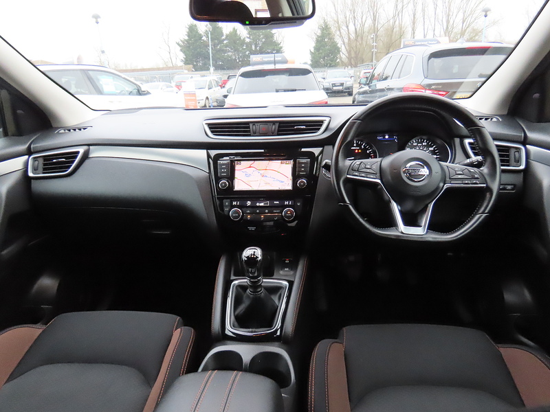Nissan Qashqai 1.3 DIG-T N-Motion SUV 5dr Petrol Manual Euro 6 (s/s) (140 ps) - U4785