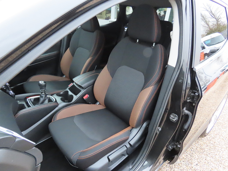 Nissan Qashqai 1.3 DIG-T N-Motion SUV 5dr Petrol Manual Euro 6 (s/s) (140 ps) - U4785