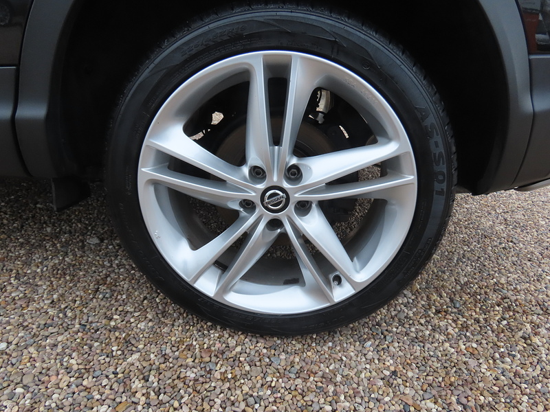 Nissan Qashqai 1.3 DIG-T N-Motion SUV 5dr Petrol Manual Euro 6 (s/s) (140 ps) - U4785