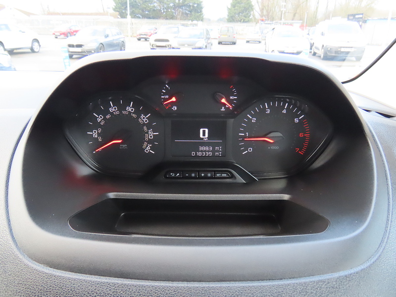 Peugeot Partner 1.5 BlueHDi 1000 Professional Standard Panel Van 5dr Diesel Manual SWB Euro 6 (s/s) (100 bhp) - U4795