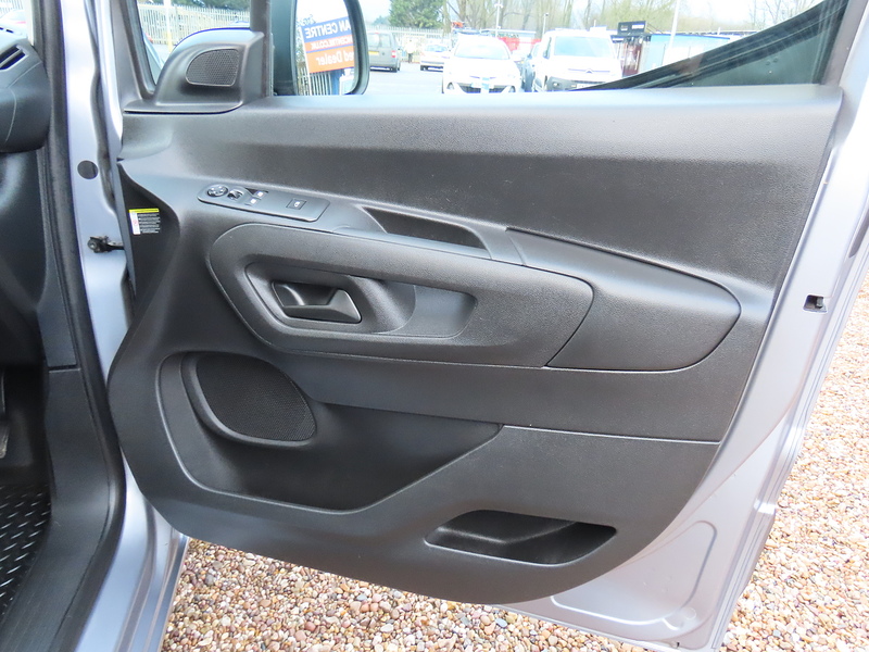 Peugeot Partner 1.5 BlueHDi 1000 Professional Standard Panel Van 5dr Diesel Manual SWB Euro 6 (s/s) (100 bhp) - U4795