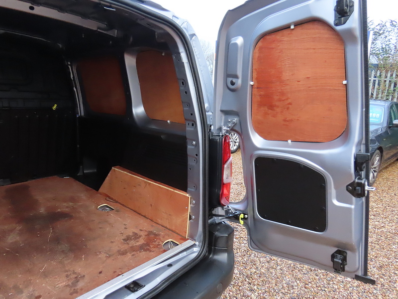 Peugeot Partner 1.5 BlueHDi 1000 Professional Standard Panel Van 5dr Diesel Manual SWB Euro 6 (s/s) (100 bhp) - U4795