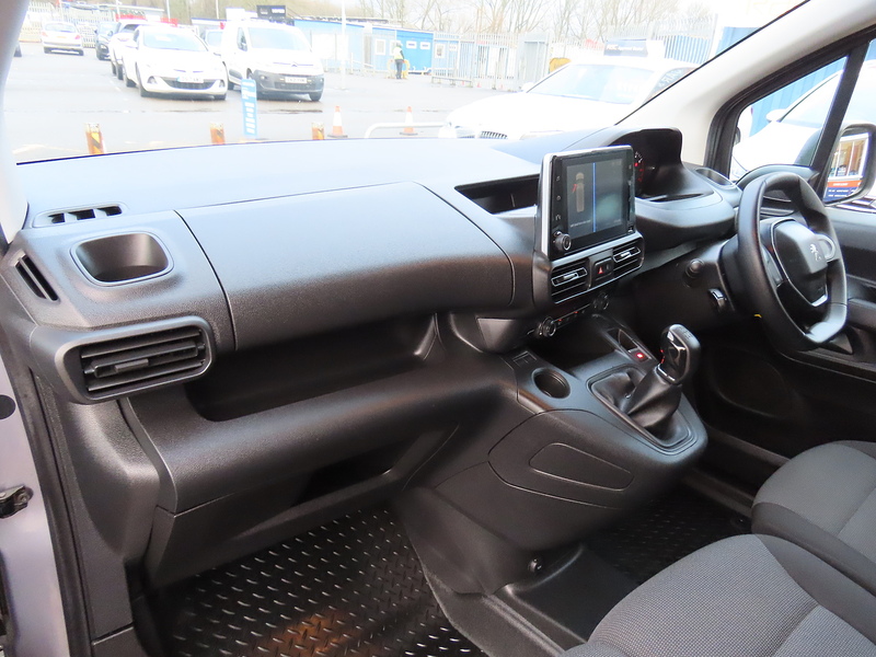 Peugeot Partner 1.5 BlueHDi 1000 Professional Standard Panel Van 5dr Diesel Manual SWB Euro 6 (s/s) (100 bhp) - U4795