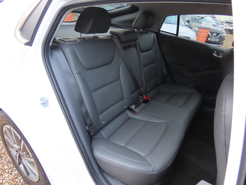 Hyundai IONIQ 38.3kWh Premium SE Hatchback 5dr Electric Auto (136 ps) - U4797