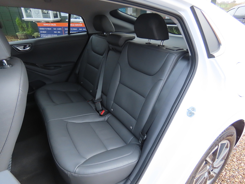 Hyundai IONIQ 38.3kWh Premium SE Hatchback 5dr Electric Auto (136 ps) - U4797