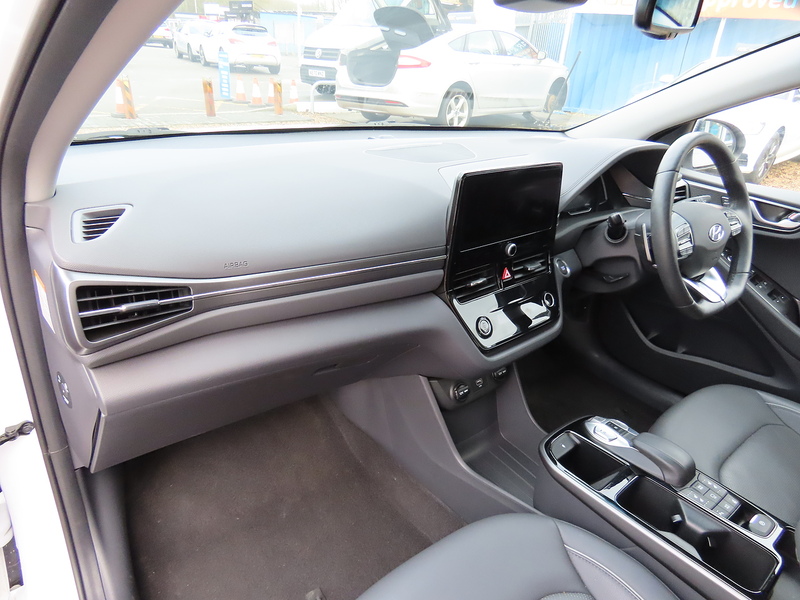 Hyundai IONIQ 38.3kWh Premium SE Hatchback 5dr Electric Auto (136 ps) - U4797